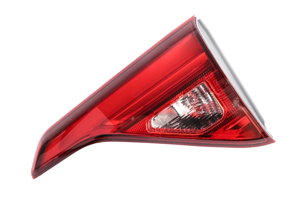 GM Genuine Parts Passenger Side Rear Closure Auxiliary Signal Lamp