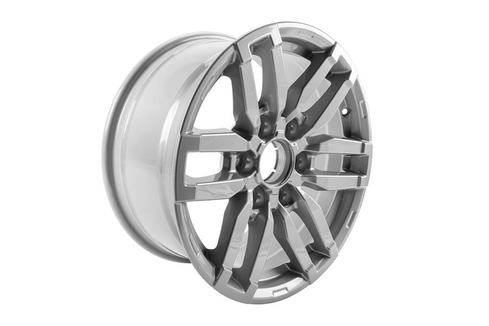 GM Genuine Parts 17x8.0in Aluminum Front and Rear Wheel