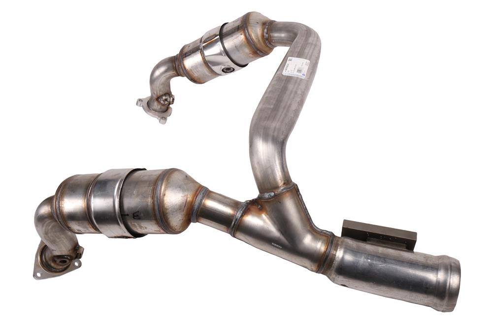 GM Genuine Parts Three-Way Catalytic Converter with Exhaust Pipe