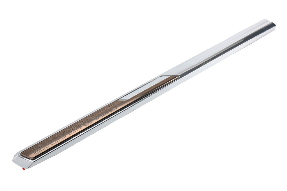 GM Genuine Parts Silver Front Driver Side Door Molding