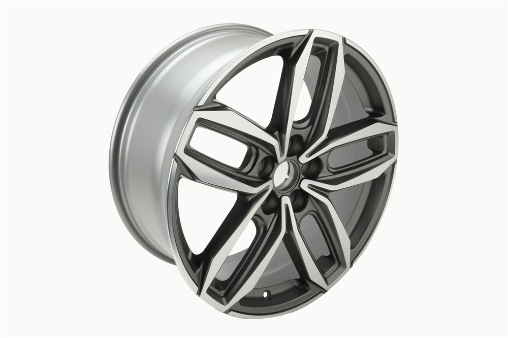 GM Genuine Parts 20x8.5in Aluminum Front and Rear Wheel