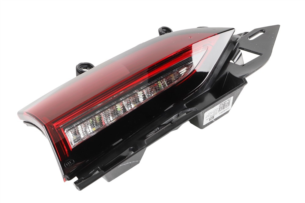 GM Genuine Parts LED Rear Driver Side Closure Auxiliary Signal Lamp