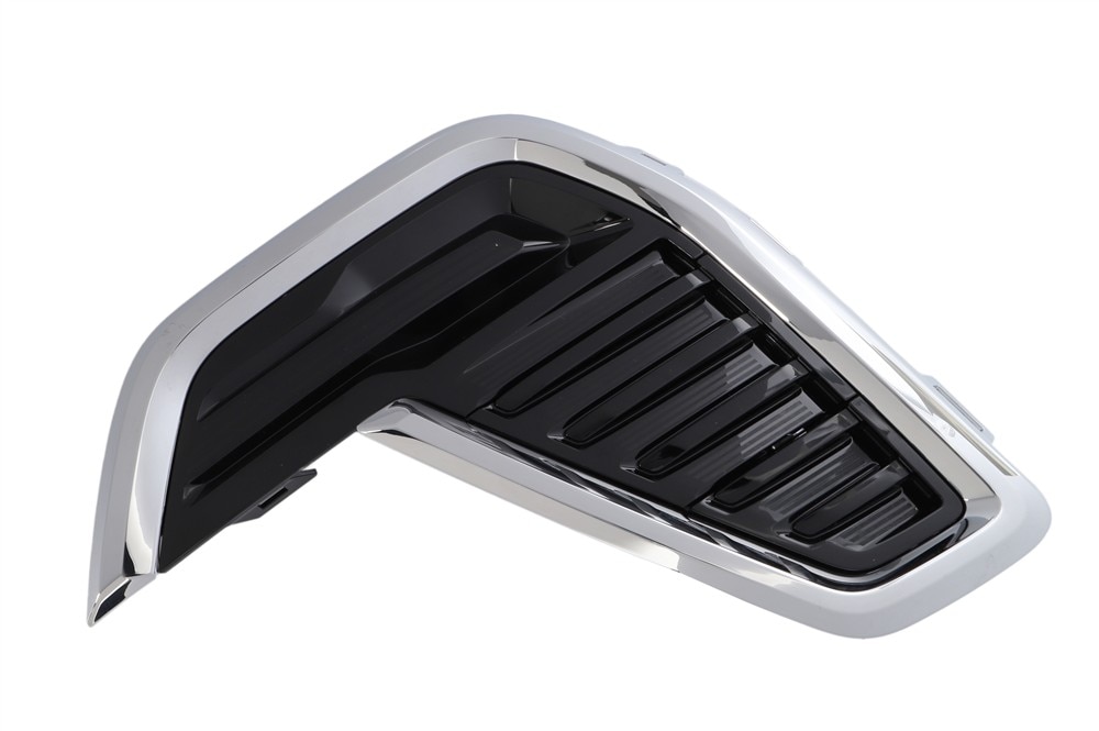 GM Genuine Parts Exterior Bright Chrome Front Fog Lamp Opening Cover