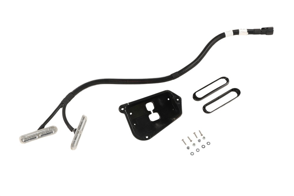 GM Genuine Parts White Rear Fascia Auxiliary Signal Lamp