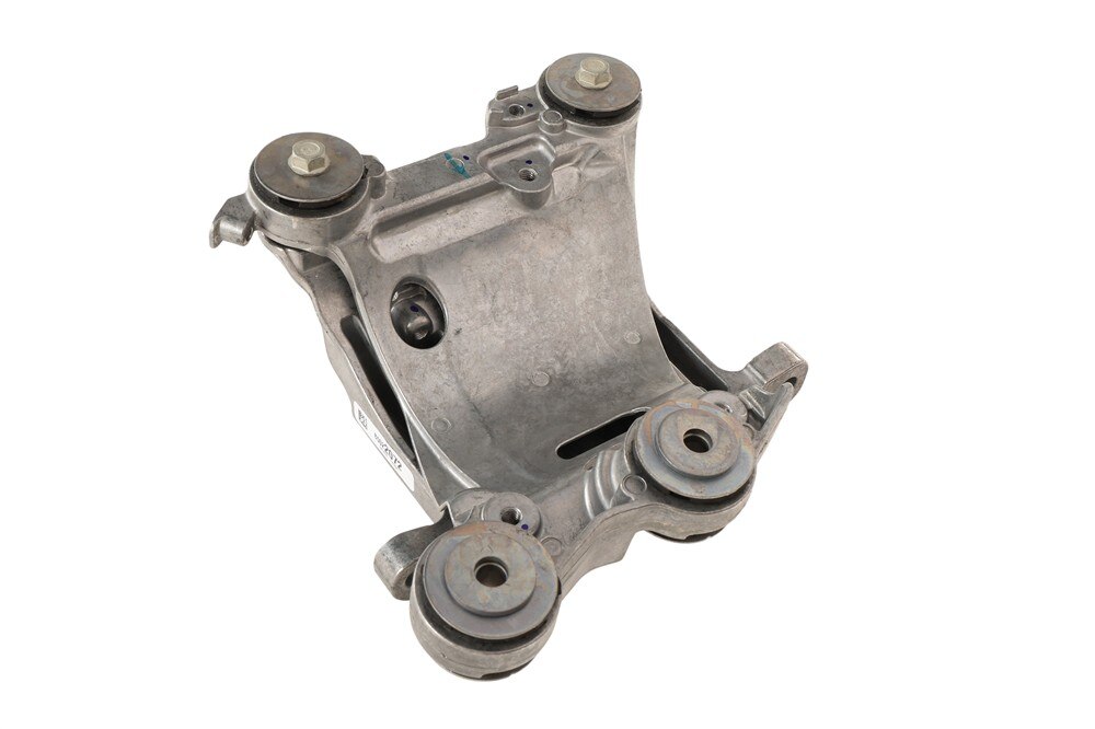 GM Genuine Parts High Voltage Conditioning Compressor Mount