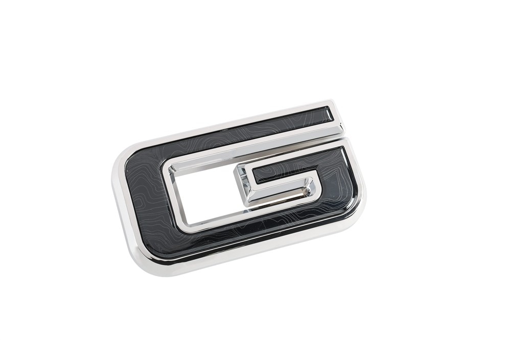 GM Genuine Parts Vadar Chrome Front Grille Emblem