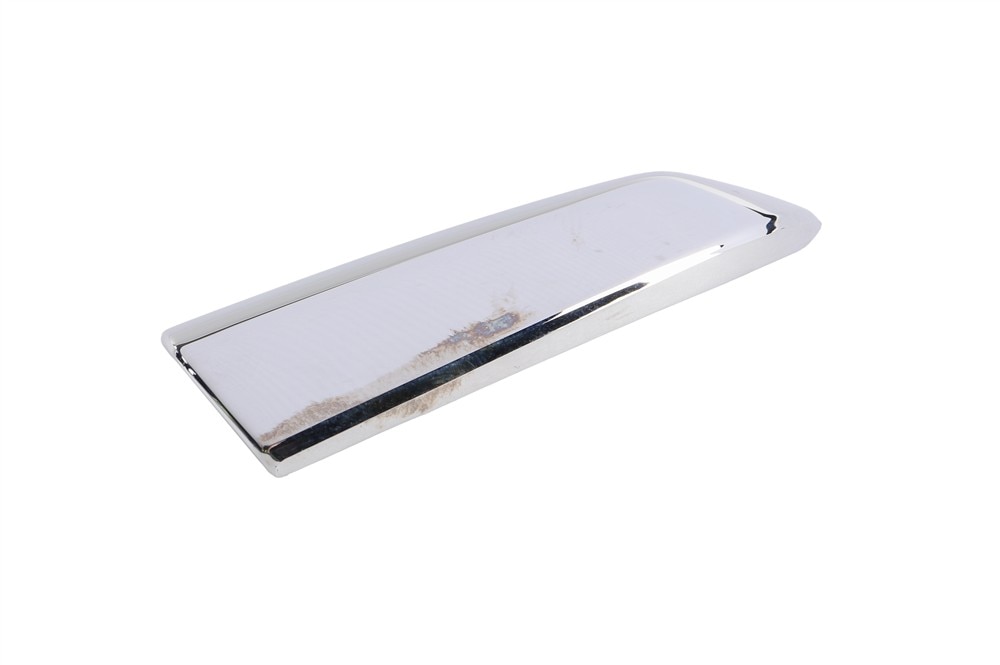 GM Genuine Parts Exterior Bright Chrome Rear Identification Lamp