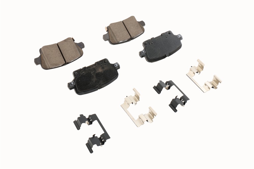 GM Genuine Parts Rear Disc Brake Pad Kit with Springs