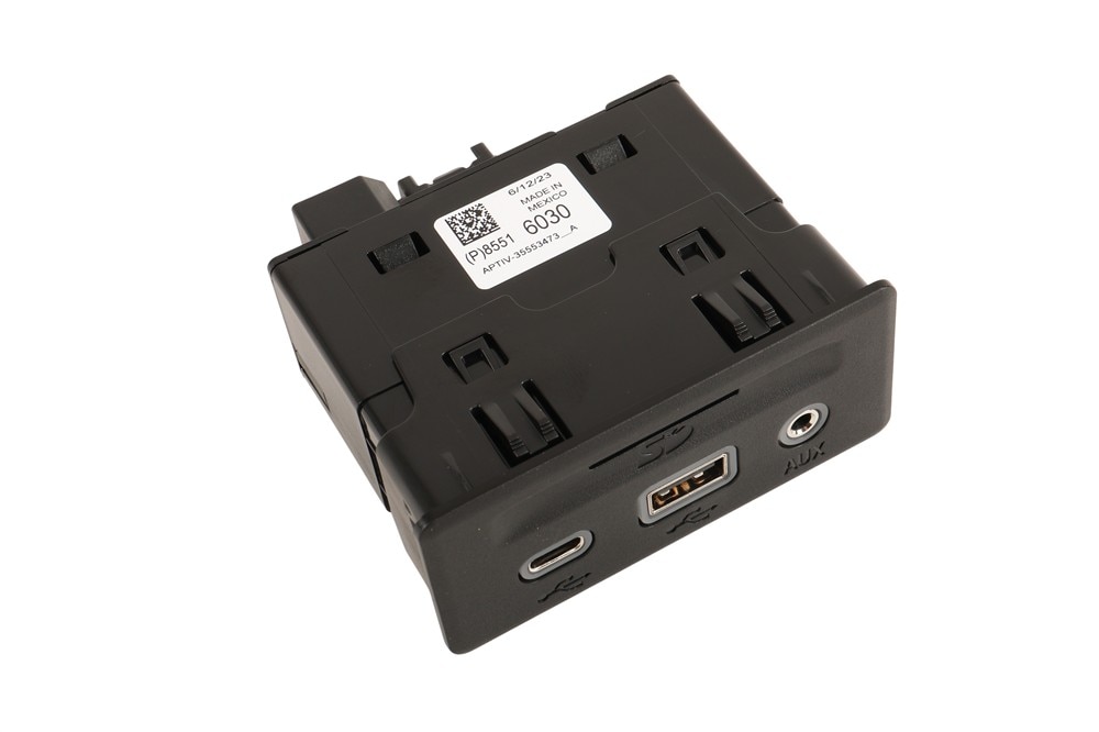 GM Genuine Parts Jet Black Audio Player and USB and Auxiliary In and Memory Card Receptacle