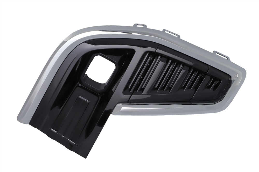 GM Genuine Parts Bright Chrome Front Passenger Side Fog Lamp Opening Cover
