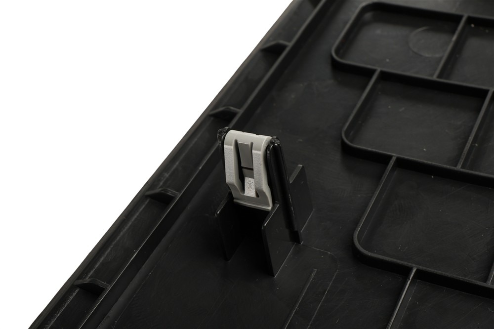 GM Genuine Parts Backen Black Instrument Panel Knee Bolster