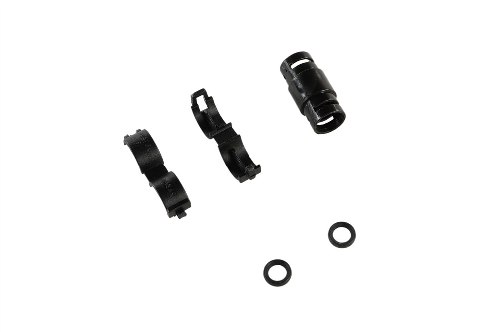 GM Genuine Parts Cleaning System Connector