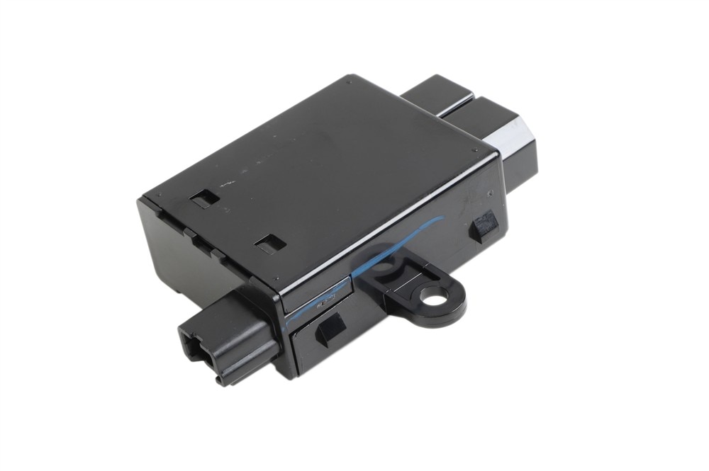 GM Genuine Parts Dual Charge Only Receptacle