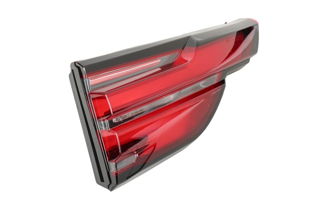 GM Genuine Parts LED Rear Driver Side Closure Auxiliary Signal Lamp