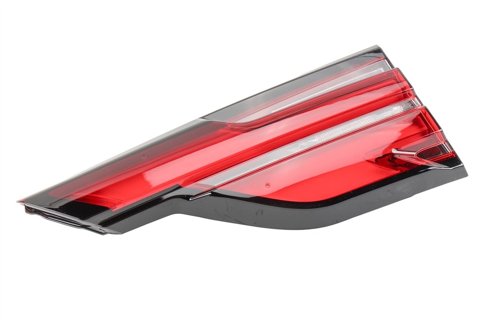 GM Genuine Parts LED Rear Closure Passenger Side Auxiliary Signal Lamp