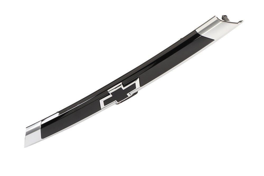 GM Genuine Parts Galvano Silver Rear Closure Center Applique