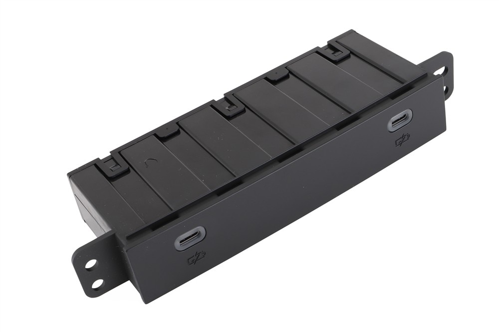 GM Genuine Parts Dual Charge Only Receptacle