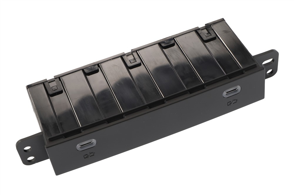 GM Genuine Parts Dual Charge Only Receptacle