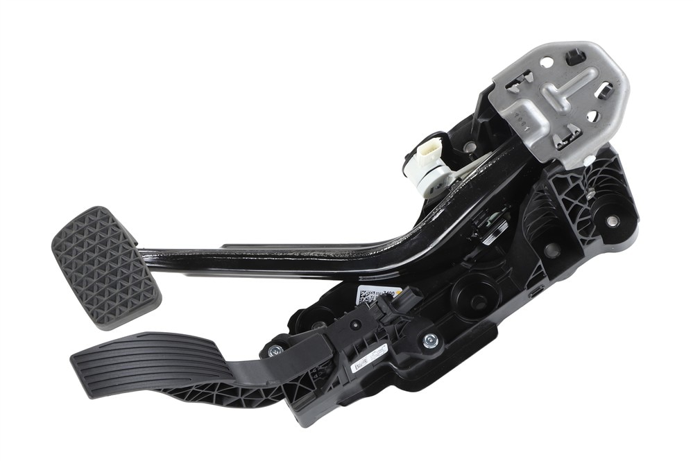 GM Genuine Parts Brake and Accelerator Pedal with Bracket