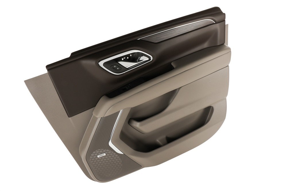 GM Genuine Parts Gideon Front Passenger Side Door Trim