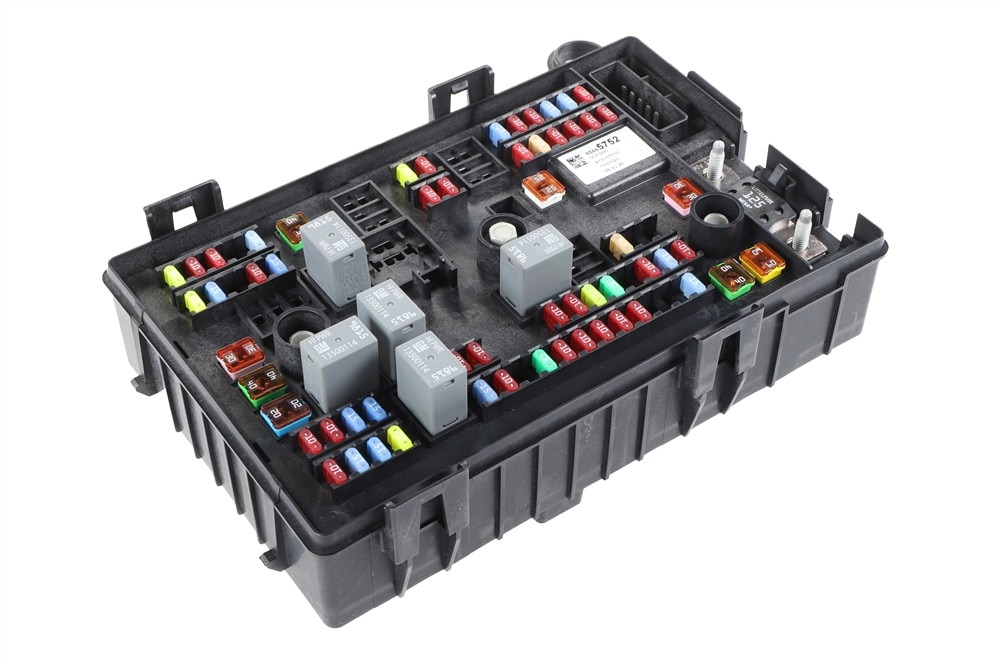 GM Genuine Parts Engine Wiring Harness Junction Block