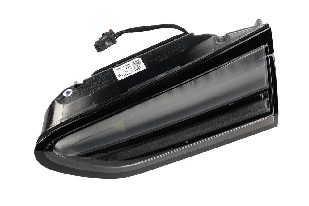 GM Genuine Parts LED Rear Passengers Side Closure Signal Lamp