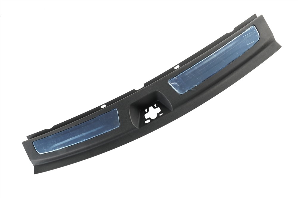 GM Genuine Parts Backen Black Liftgate Sill Garnish Molding