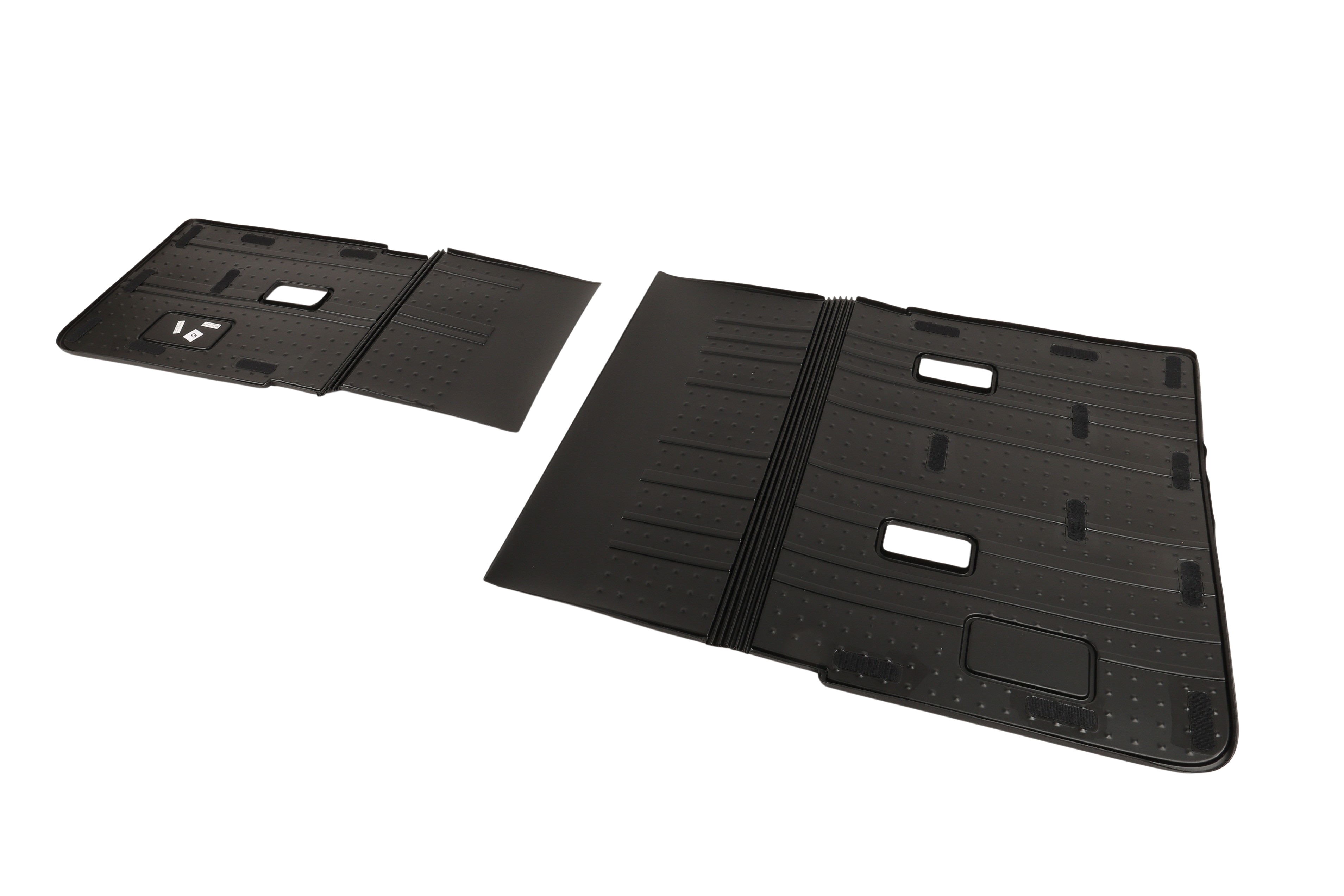 Integrated Cargo Liner in Jet Black with Chevrolet Script