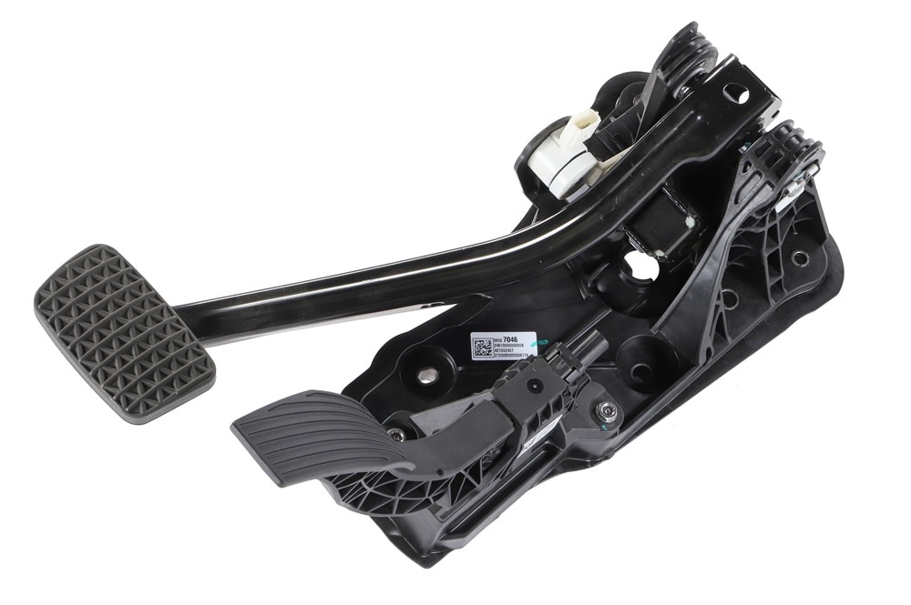 GM Genuine Parts Brake and Accelerator Pedal with Bracket