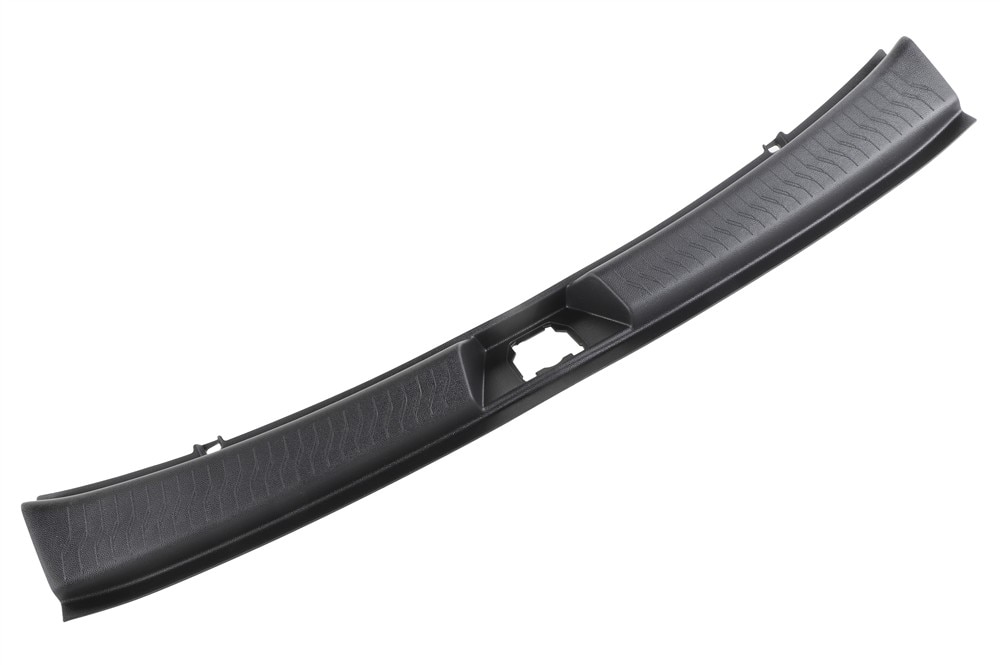 GM Genuine Parts Backen Black Liftgate Sill Garnish Molding