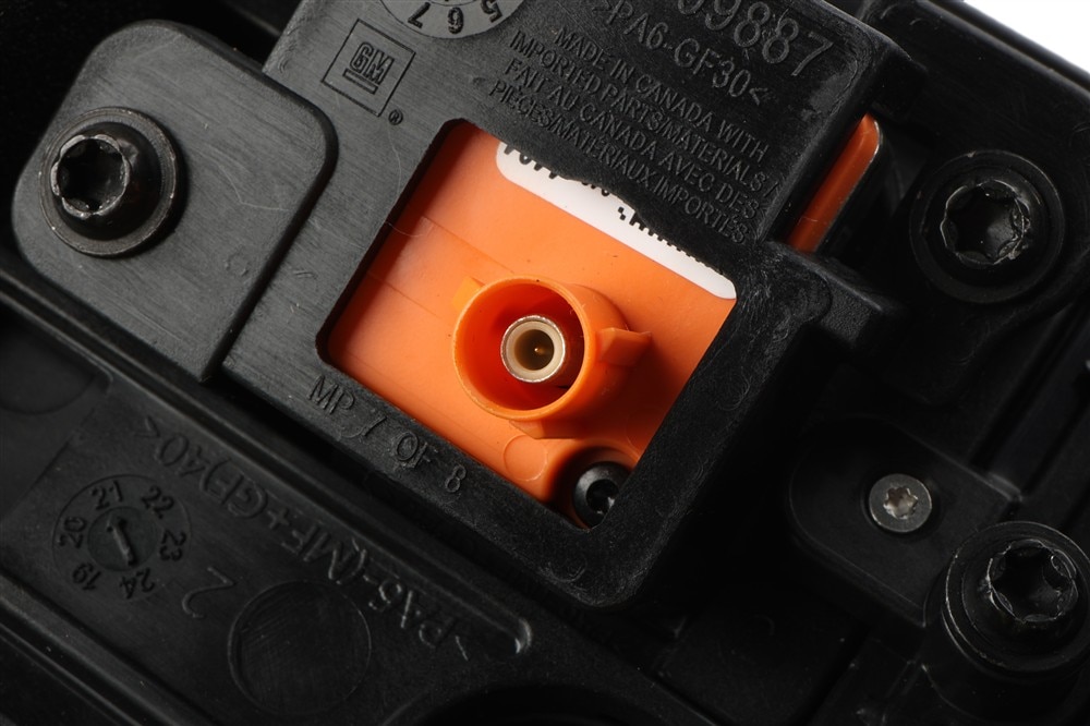 GM Genuine Parts Pickup Box Tailgate Latch Handle | 86583794 | GM