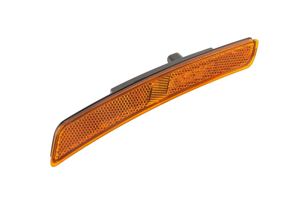 GM Genuine Parts Front Passenger Side Marker Lamp