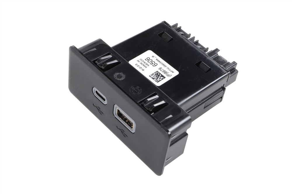 GM Genuine Parts Jet Black USB 2 Port Receptacle