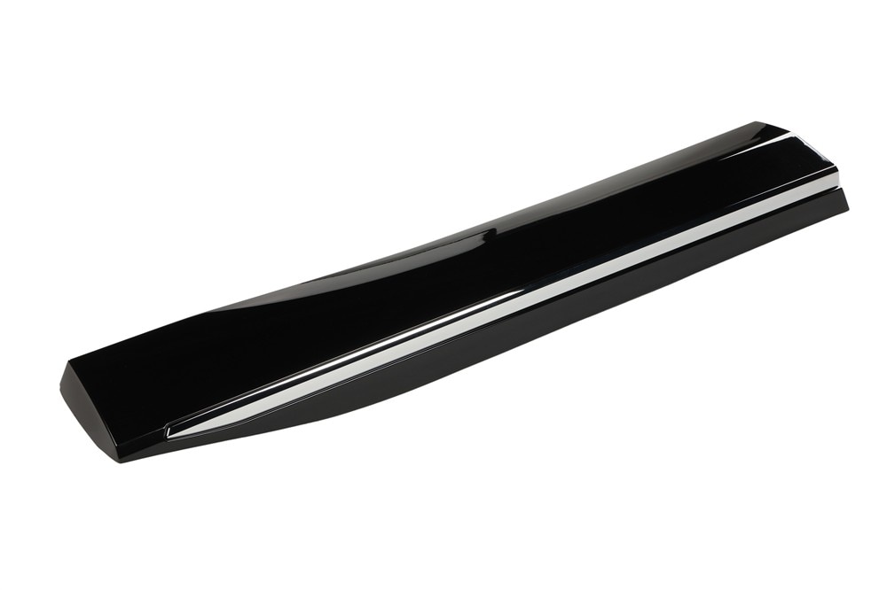 GM Genuine Parts Carbon Flash Metallic Front Passenger Side Door Lower Molding