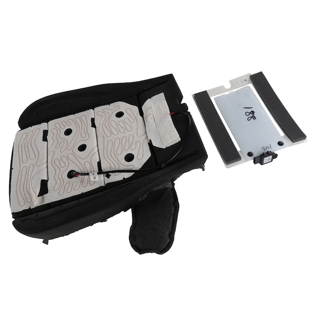 GM Genuine Parts Air Transfer Passenger Side Trailer Hitch Draw Bar Opening Cover