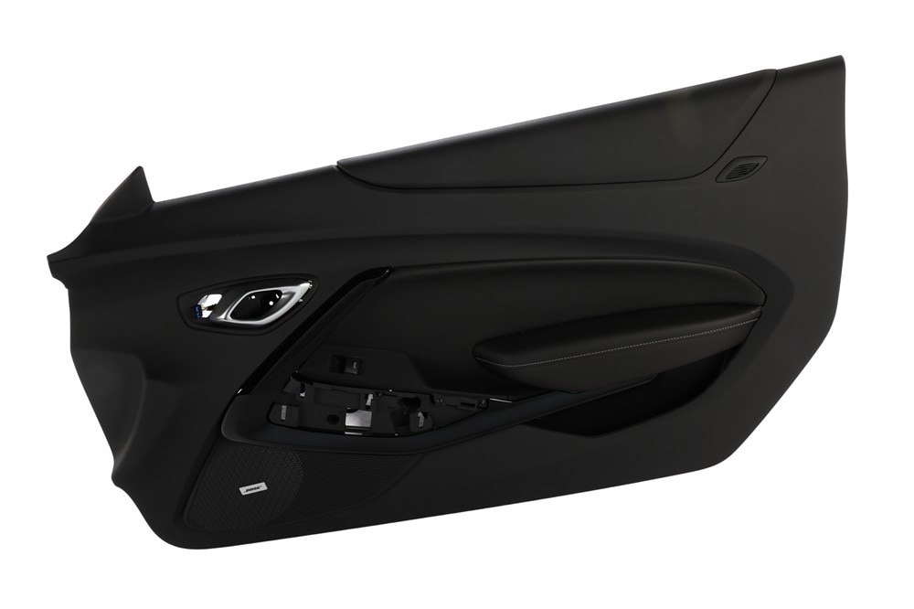 GM Genuine Parts Piano Black Front Passenger Side Door Trim