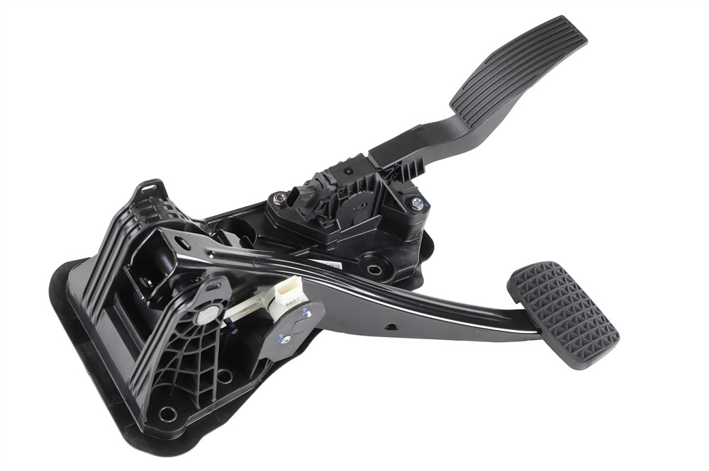 GM Genuine Parts Brake and Accelerator Pedal with Bracket