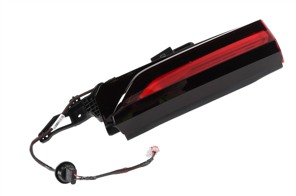 GM Genuine Parts LED Rear Closure Driver Side Signal Lamp
