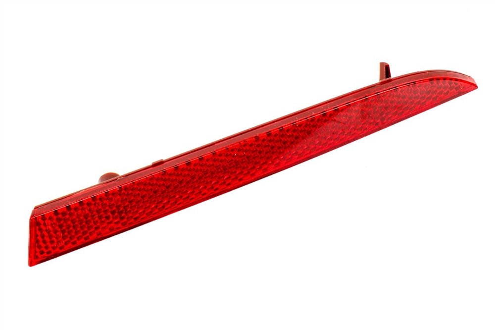 GM Genuine Parts Passenger Side Rear Bumper Reflector Lens