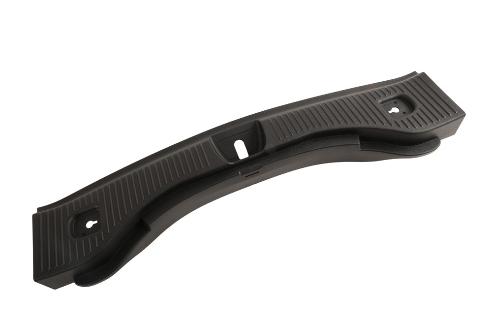GM Genuine Parts Jet Black Liftgate Sill Plate