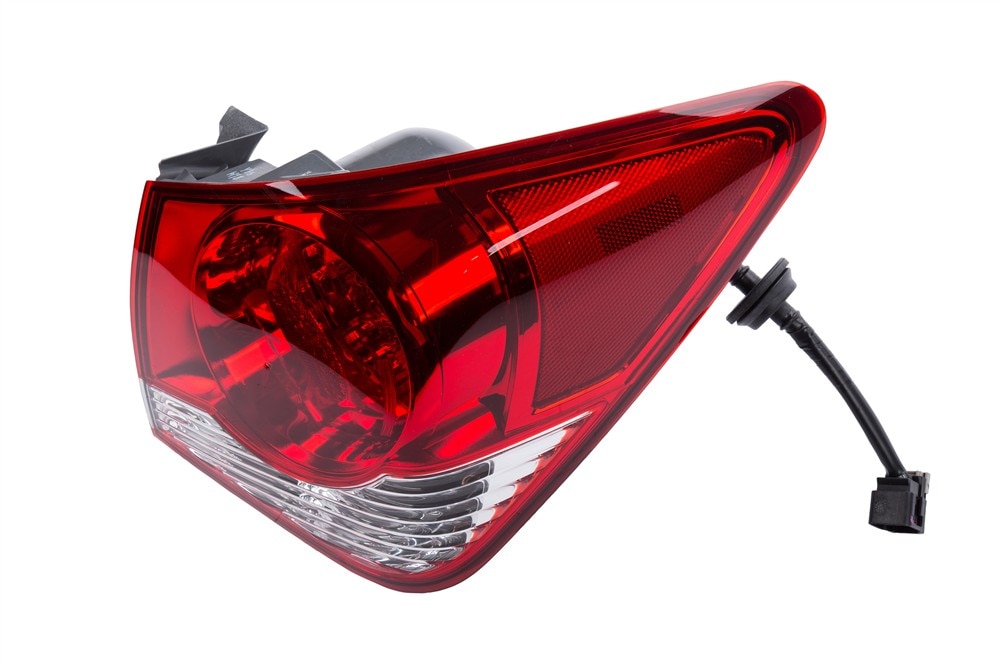GM Genuine Parts Passenger Side Rear Body Tail Lamp