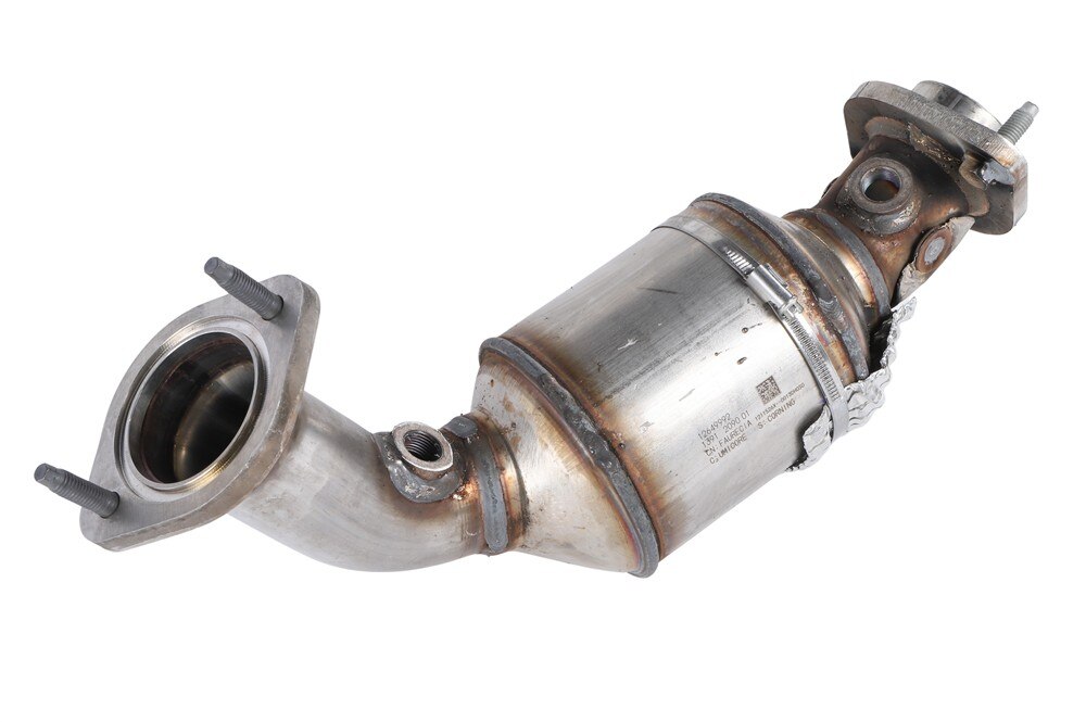 GM Genuine Parts Passenger Side Three-Way Catalytic Converter with Exhaust Pipe