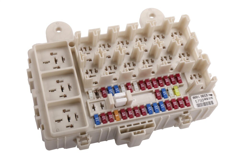 GM Genuine Parts Fuse and Relay Box