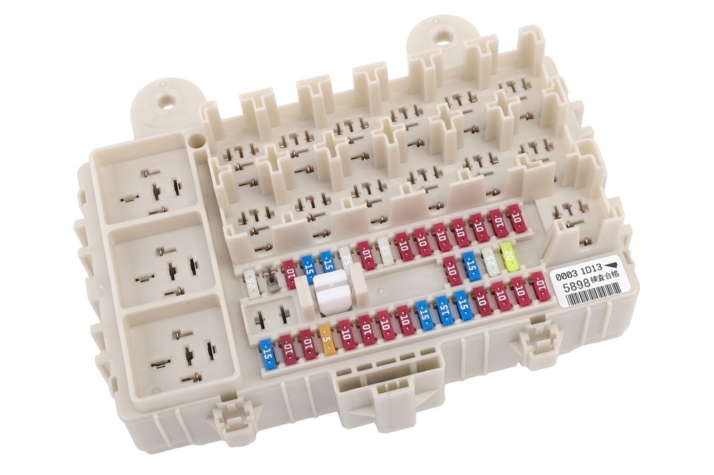 GM Genuine Parts Fuse and Relay Box