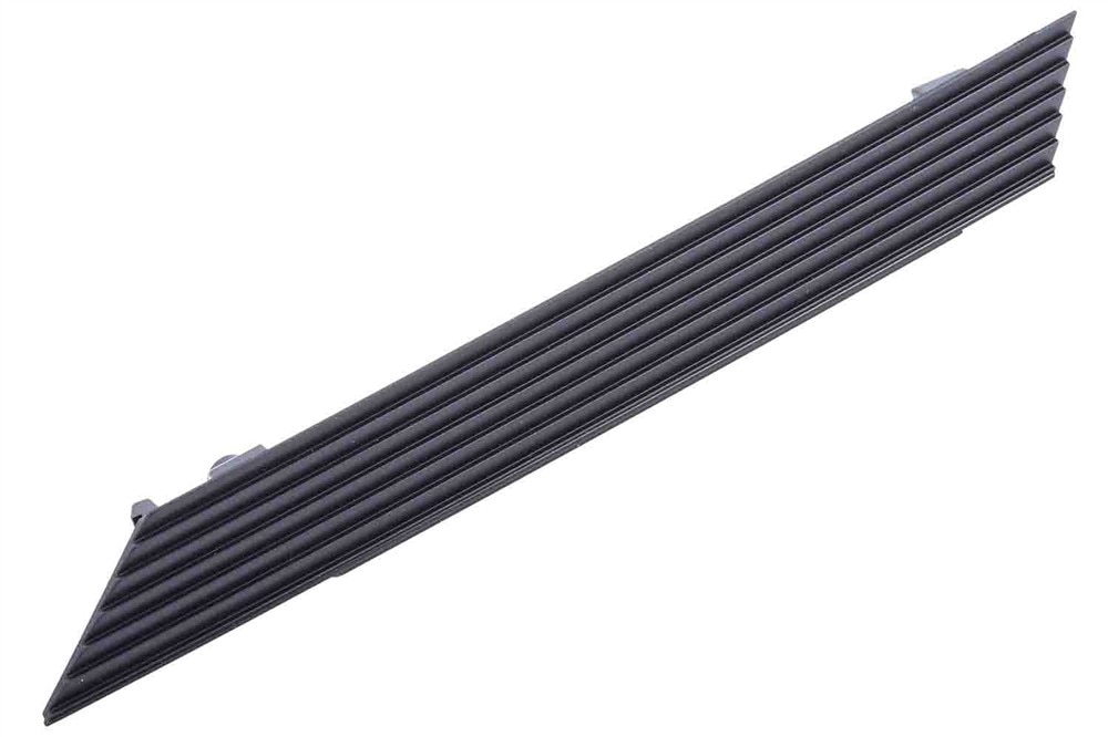 GM Genuine Parts Front Grille Opening Cover