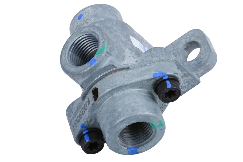 GM Genuine Parts Front Air Brake Quick Release Valve