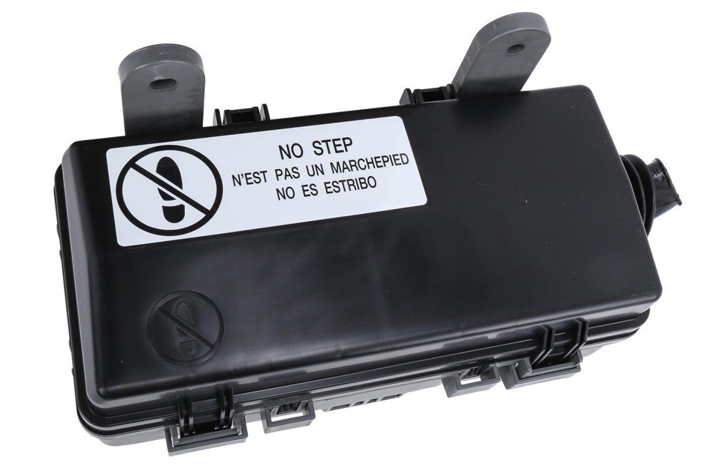 GM Genuine Parts Fuse and Relay Box
