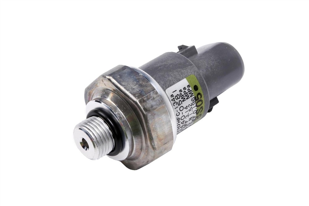 GM Genuine Parts Air Conditioning Refrigerant High Pressure Service Valve
